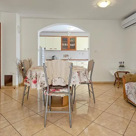 Viola Two Apartment *