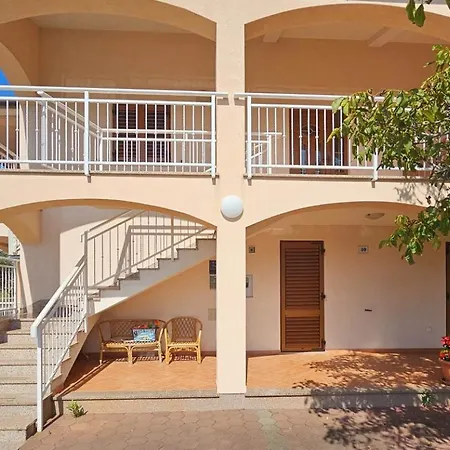 Viola Two Apartment
