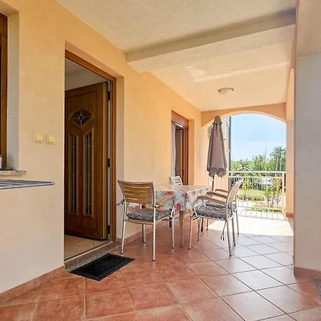 Viola Two Apartment *