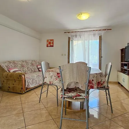 Viola Two Apartment